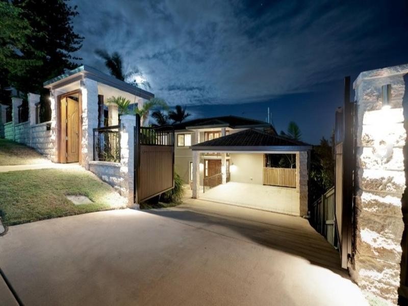 9 Garvary Street, Holland Park West QLD 4121