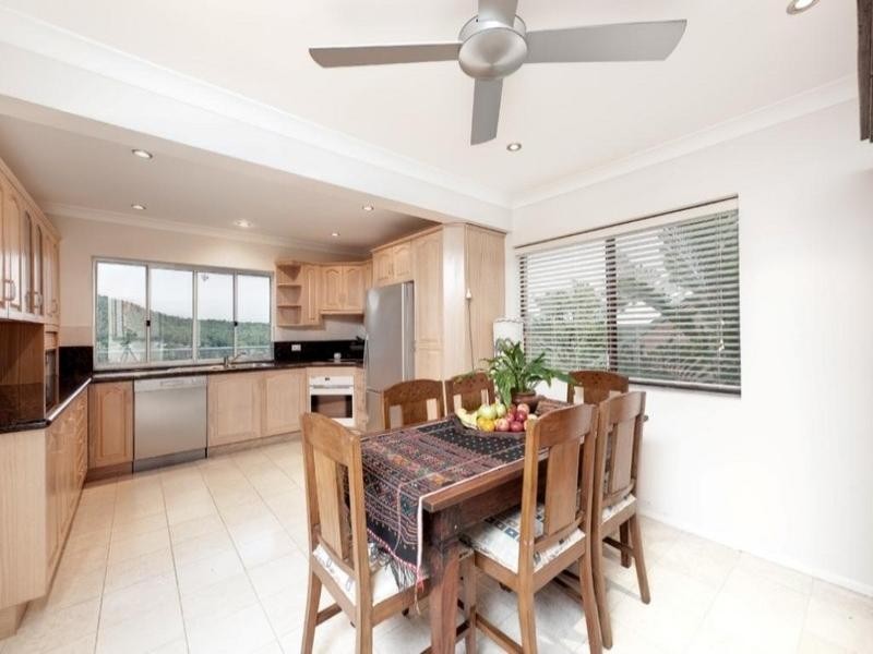 9 Garvary Street, Holland Park West QLD 4121