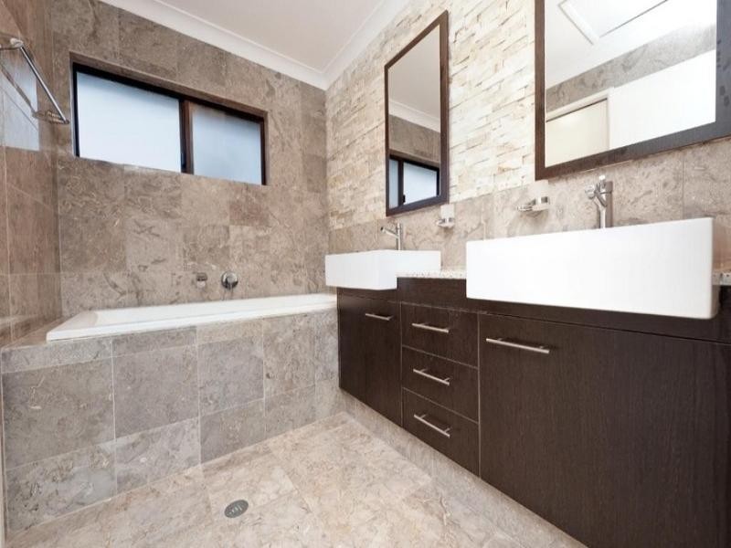 9 Garvary Street, Holland Park West QLD 4121