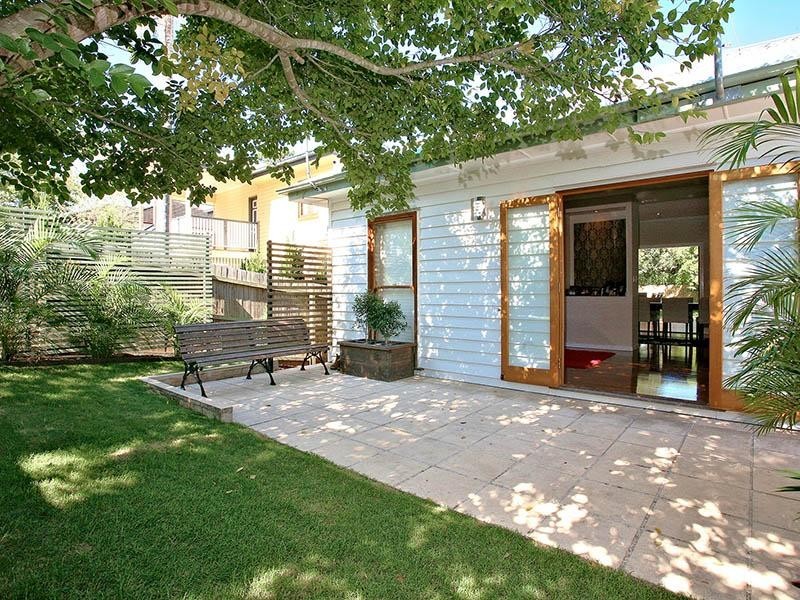 159 Morehead Avenue, Norman Park QLD 4170