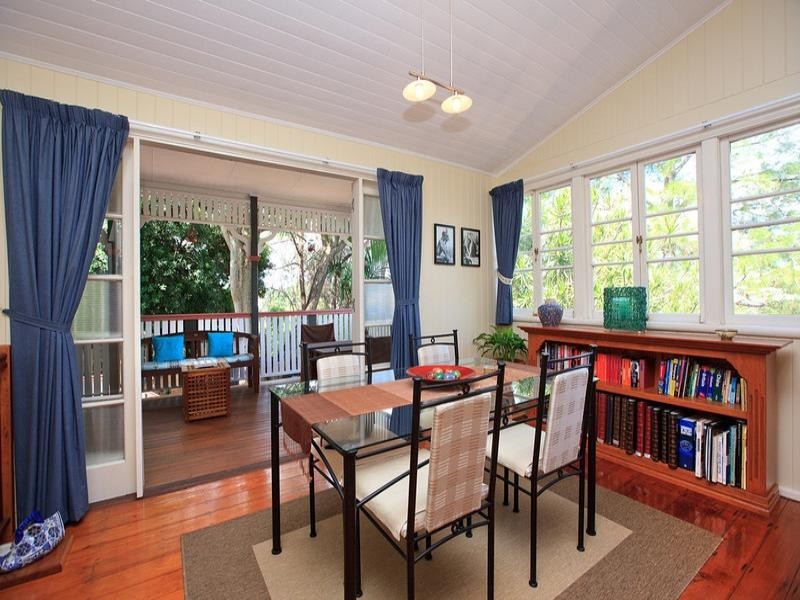 15 Philip Street, Hawthorne QLD 4171