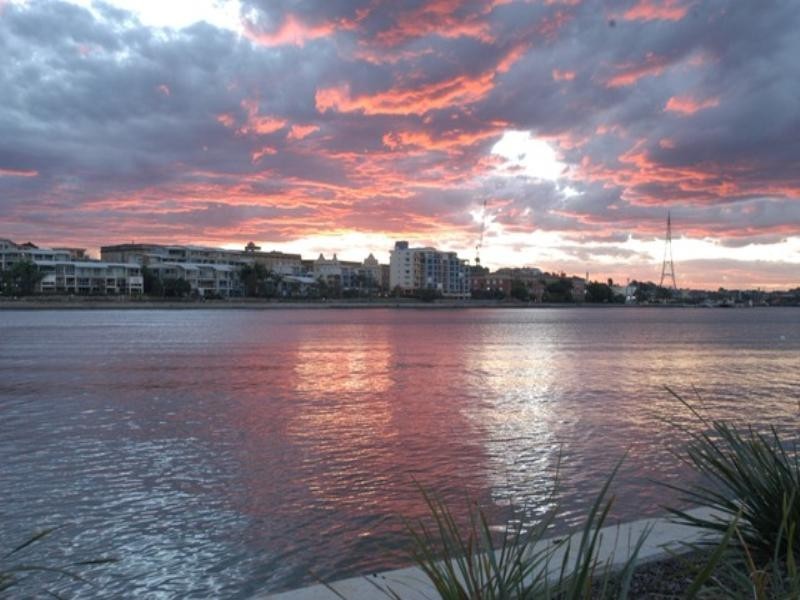 43 Waterline Crescent, Bulimba QLD 4171