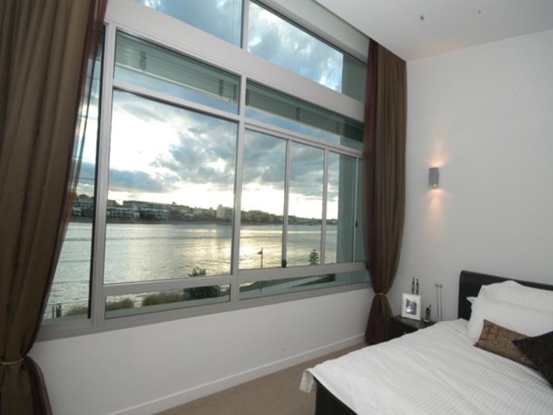 43 Waterline Crescent, Bulimba QLD 4171