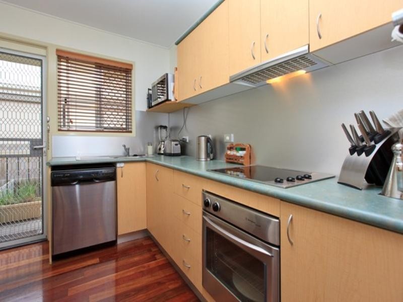 2/15 Agnes Street, Morningside QLD 4170