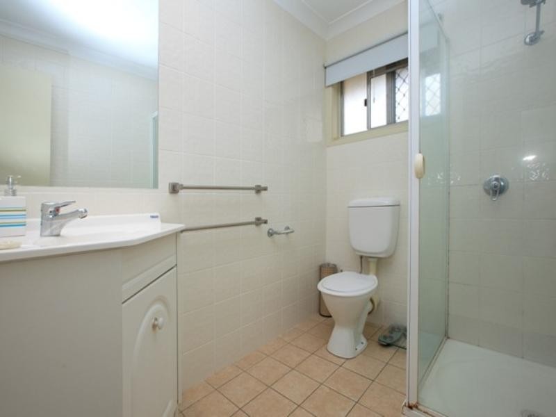 2/15 Agnes Street, Morningside QLD 4170