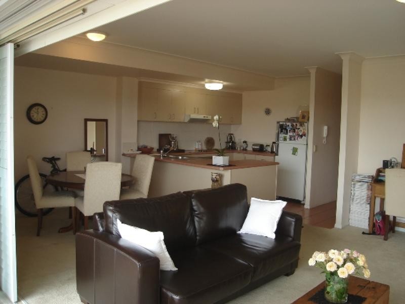 21/96 Norman Crescent, Norman Park QLD 4170