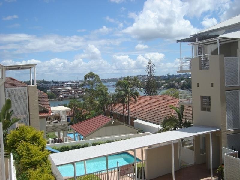 21/96 Norman Crescent, Norman Park QLD 4170