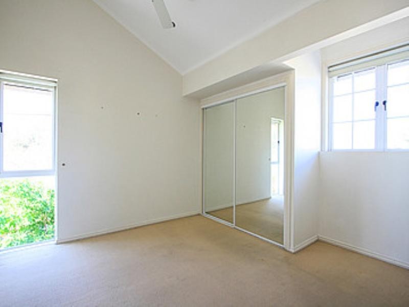 6/9 Miles Street, Hawthorne QLD 4171