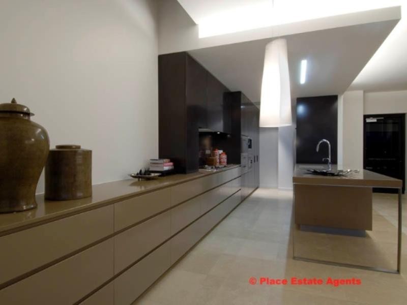 90 Wynnum Road, Norman Park QLD 4170