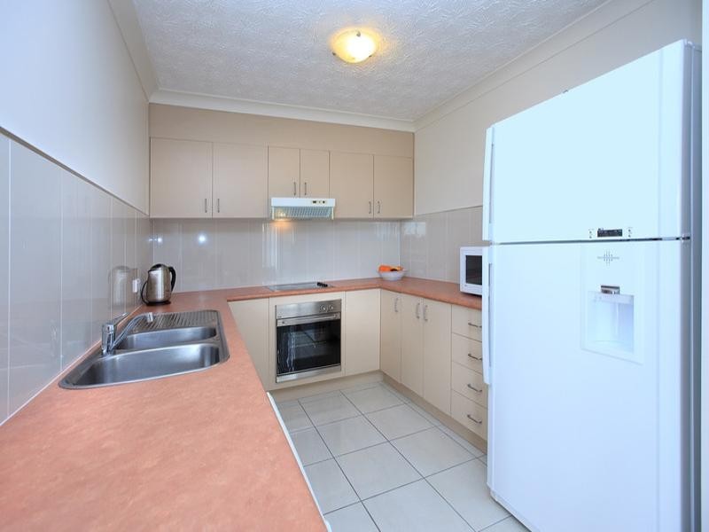 4/96 Norman Crescent, Norman Park QLD 4170