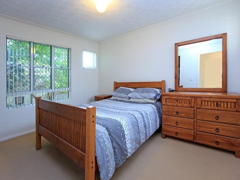 4/96 Norman Crescent, Norman Park QLD 4170