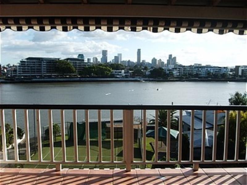 144 Virginia Avenue, Hawthorne QLD 4171