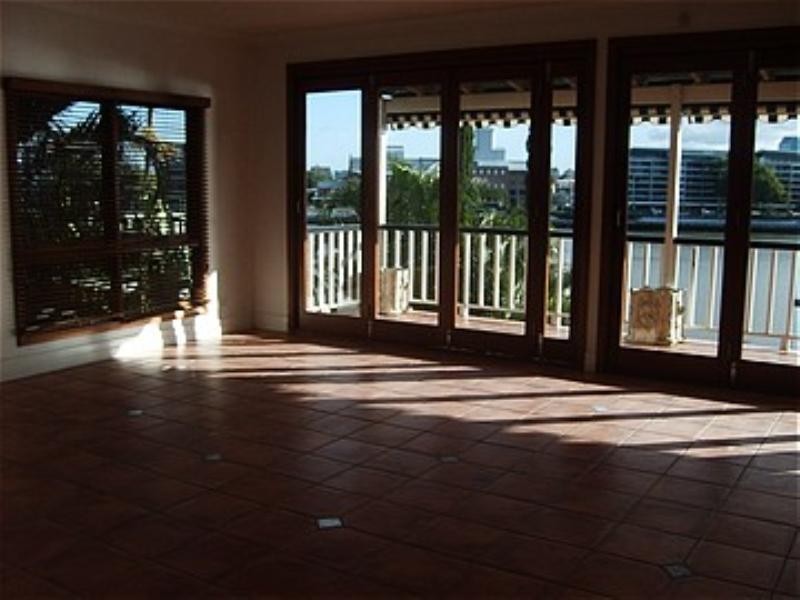 144 Virginia Avenue, Hawthorne QLD 4171