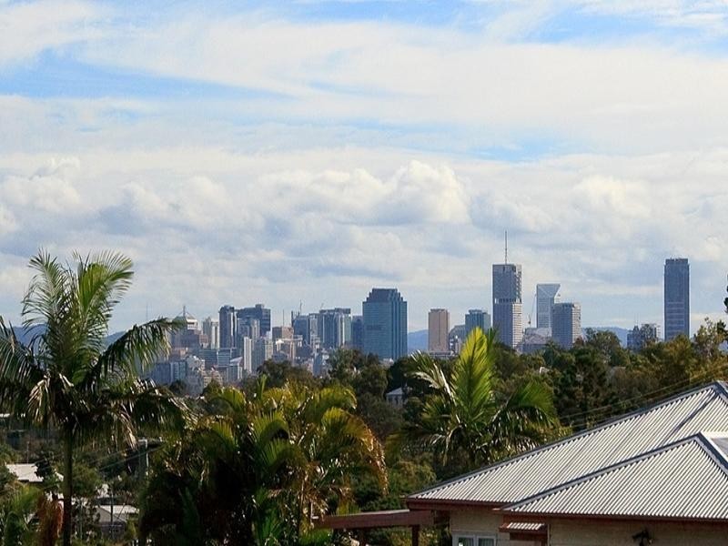 9A Majestic Outlook, Seven Hills QLD 4170