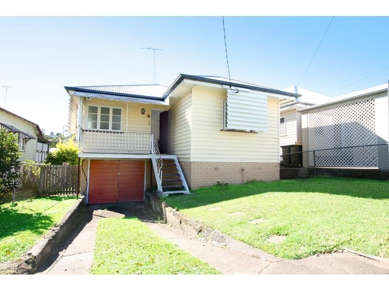 140 Macrossan Avenue, Norman Park QLD 4170