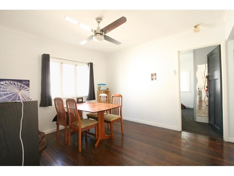 140 Macrossan Avenue, Norman Park QLD 4170