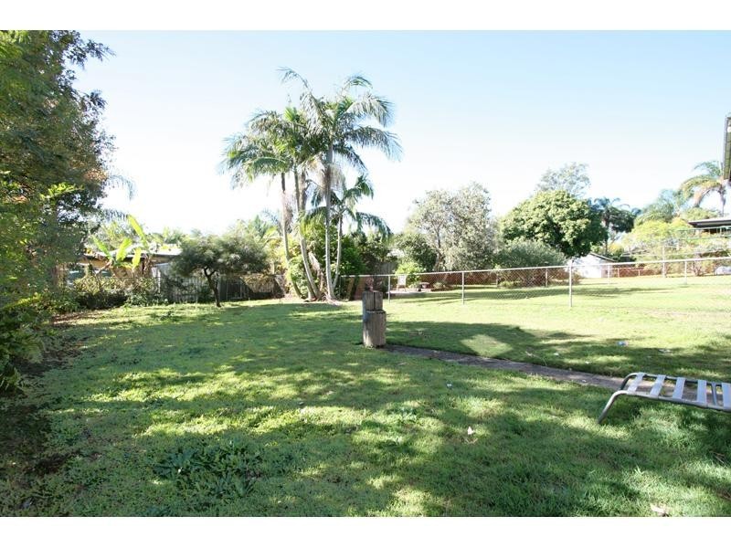 140 Macrossan Avenue, Norman Park QLD 4170