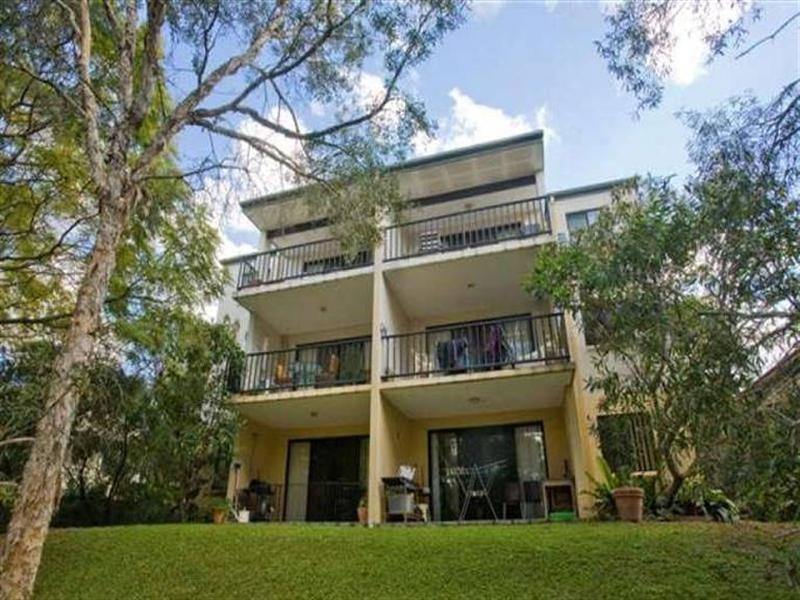 2 Walter Avenue, East Brisbane QLD 4169