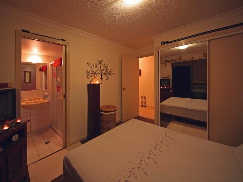 2 Walter Avenue, East Brisbane QLD 4169