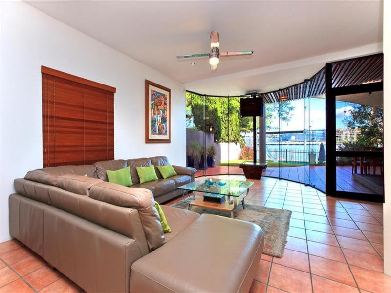 102 Quay Street, Bulimba QLD 4171