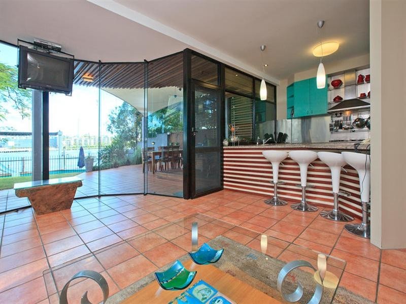 102 Quay Street, Bulimba QLD 4171