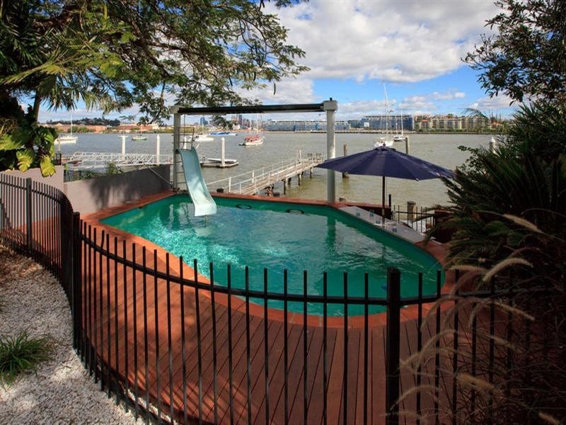 102 Quay Street, Bulimba QLD 4171