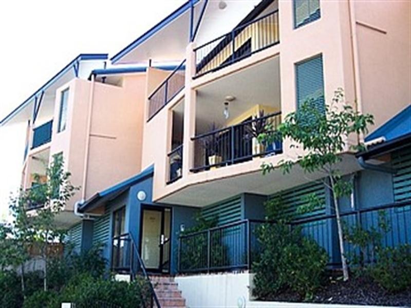 8/12 Norman Crescent, Norman Park QLD 4170