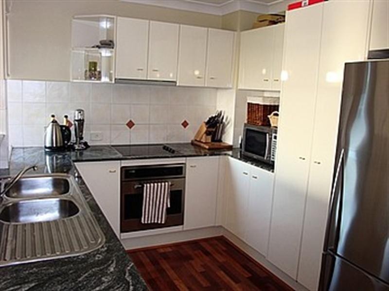 8/12 Norman Crescent, Norman Park QLD 4170