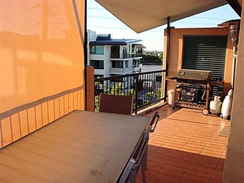 8/12 Norman Crescent, Norman Park QLD 4170