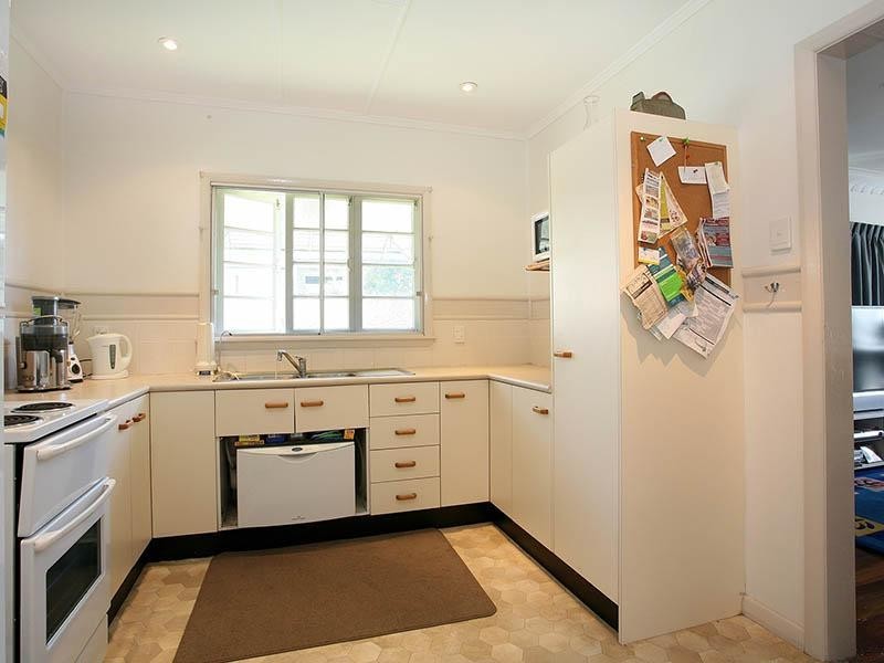 1860 Creek Road, Cannon Hill QLD 4170