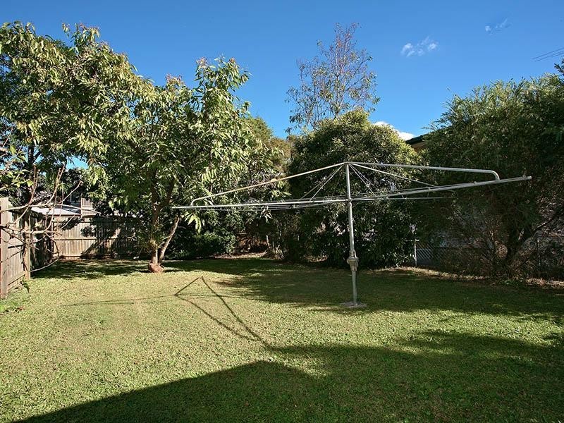 86 Barton Road, Hawthorne QLD 4171