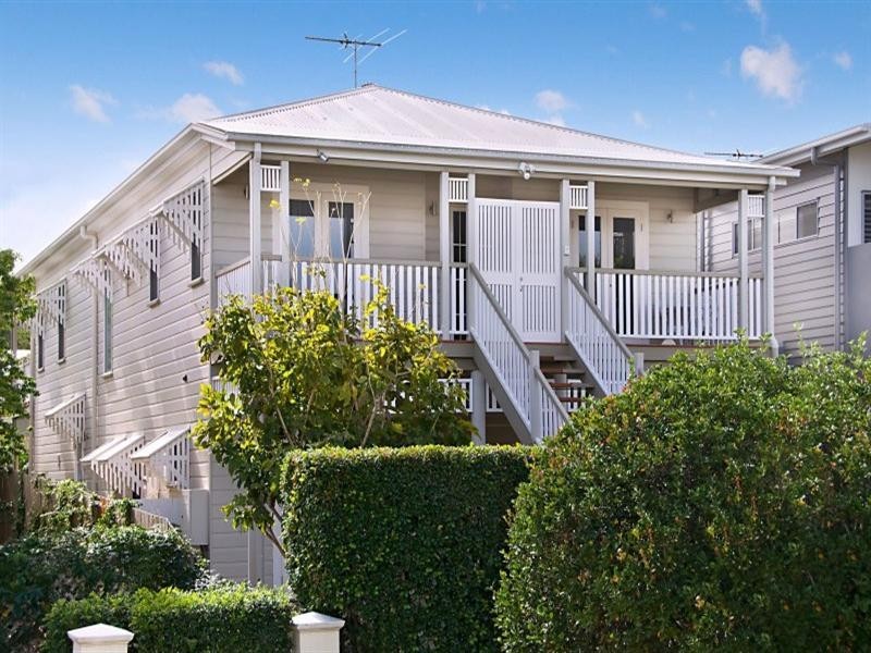 12 Melbourne Avenue, Camp Hill QLD 4152