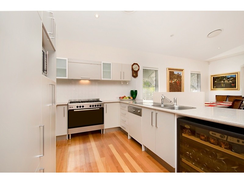 12 Melbourne Avenue, Camp Hill QLD 4152