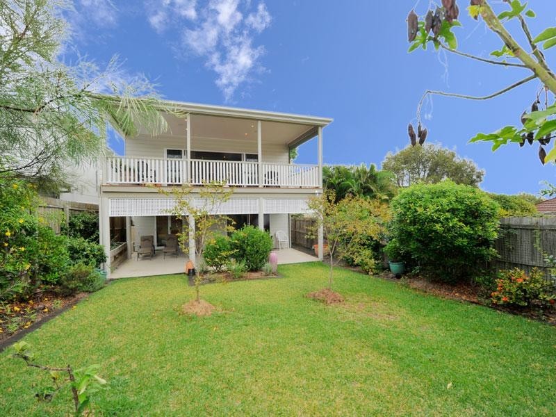 12 Melbourne Avenue, Camp Hill QLD 4152