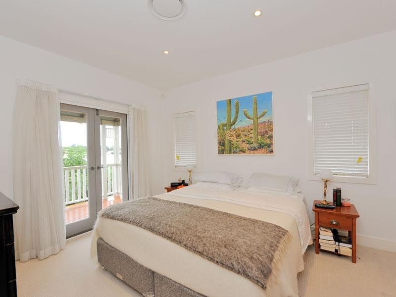 12 Melbourne Avenue, Camp Hill QLD 4152