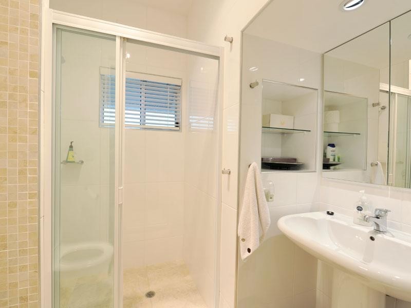 12 Melbourne Avenue, Camp Hill QLD 4152