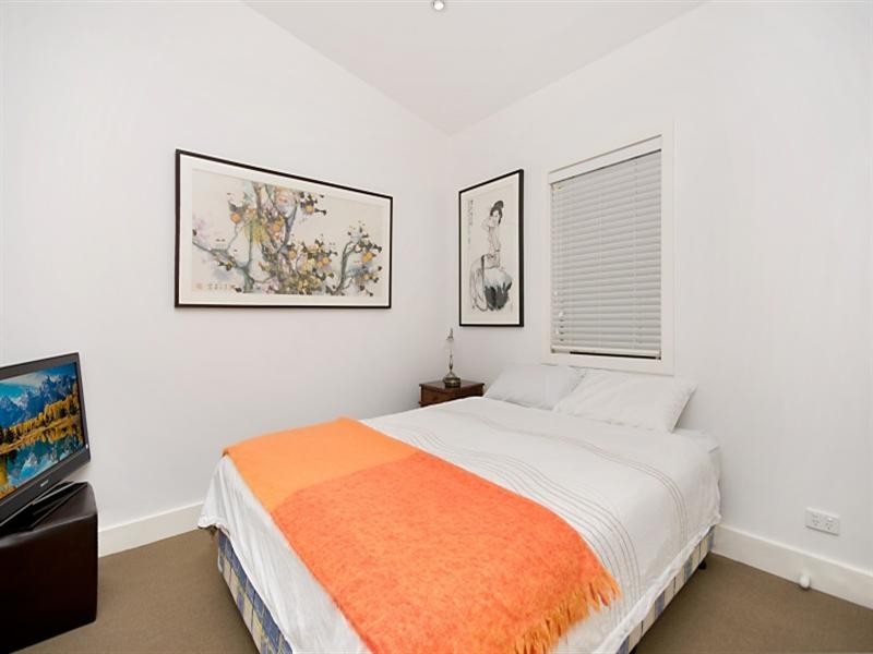 12 Melbourne Avenue, Camp Hill QLD 4152