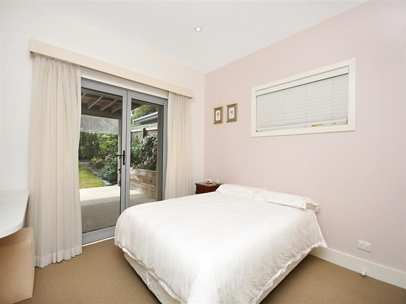 12 Melbourne Avenue, Camp Hill QLD 4152