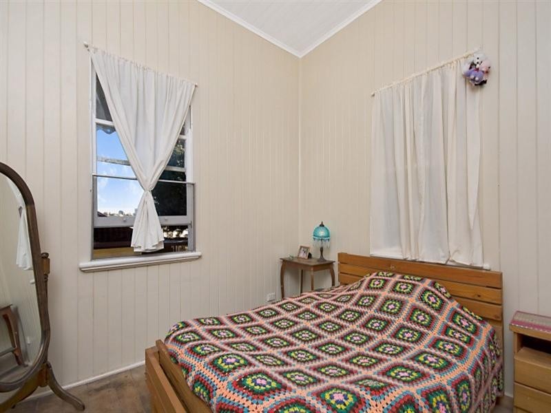 15 Armstrong Road, Cannon Hill QLD 4170