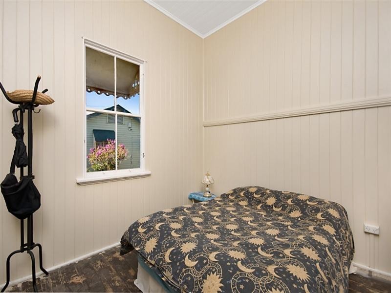 15 Armstrong Road, Cannon Hill QLD 4170