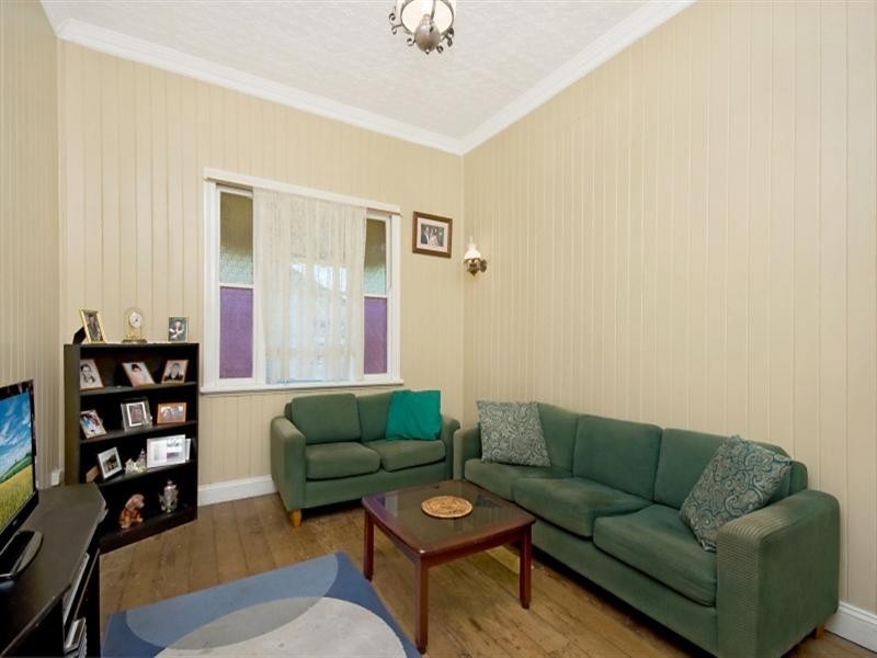 15 Armstrong Road, Cannon Hill QLD 4170