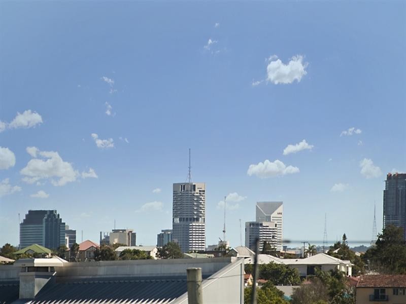 15 Armstrong Road, Cannon Hill QLD 4170