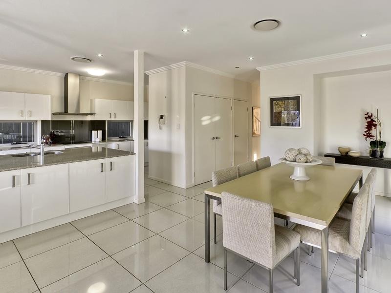 29 Taylor Street, Balmoral QLD 4171