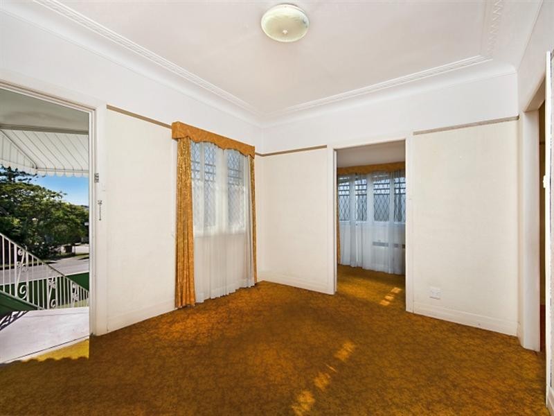 77 Dahlia Street, Cannon Hill QLD 4170