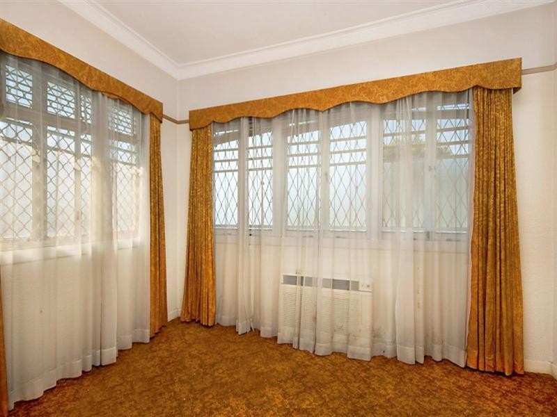 77 Dahlia Street, Cannon Hill QLD 4170