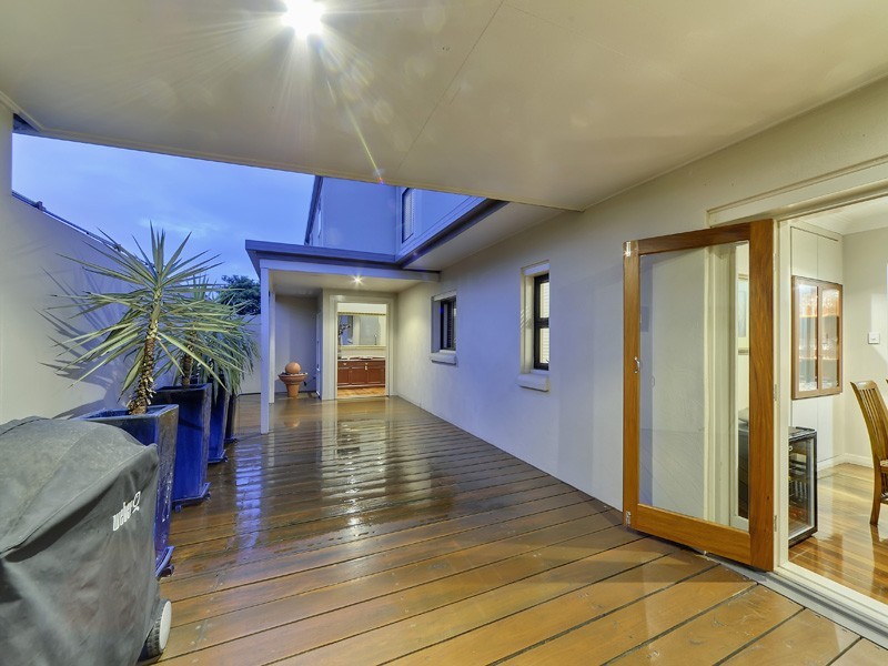 104 Fifth Avenue, Balmoral QLD 4171