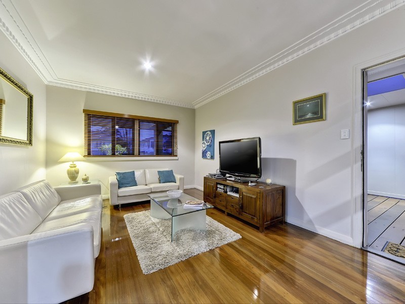 104 Fifth Avenue, Balmoral QLD 4171