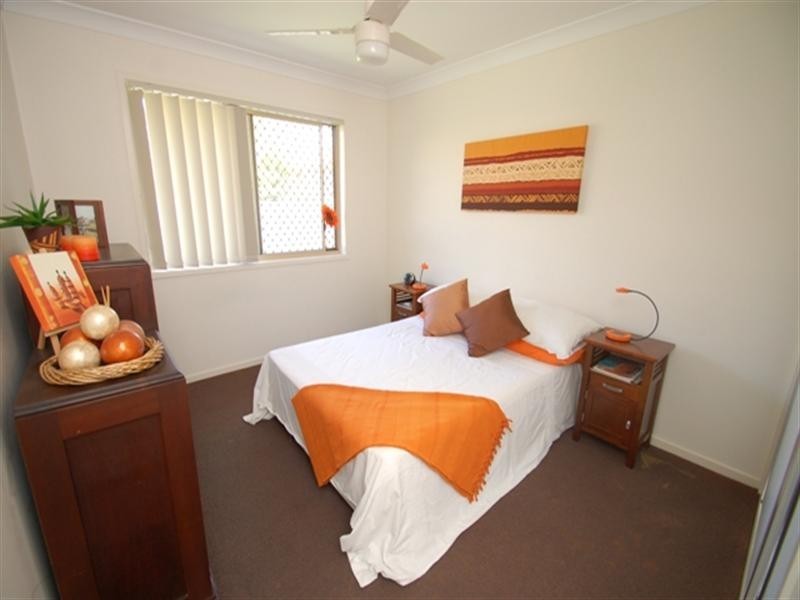 8 Mead Place, Calamvale QLD 4116