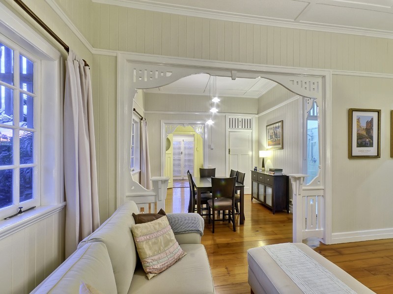 43 Barradine Street, Greenslopes QLD 4120