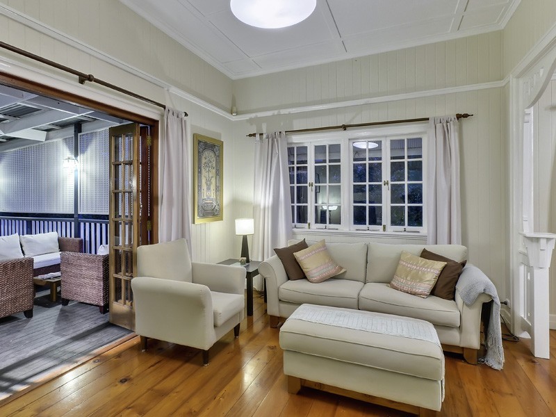 43 Barradine Street, Greenslopes QLD 4120